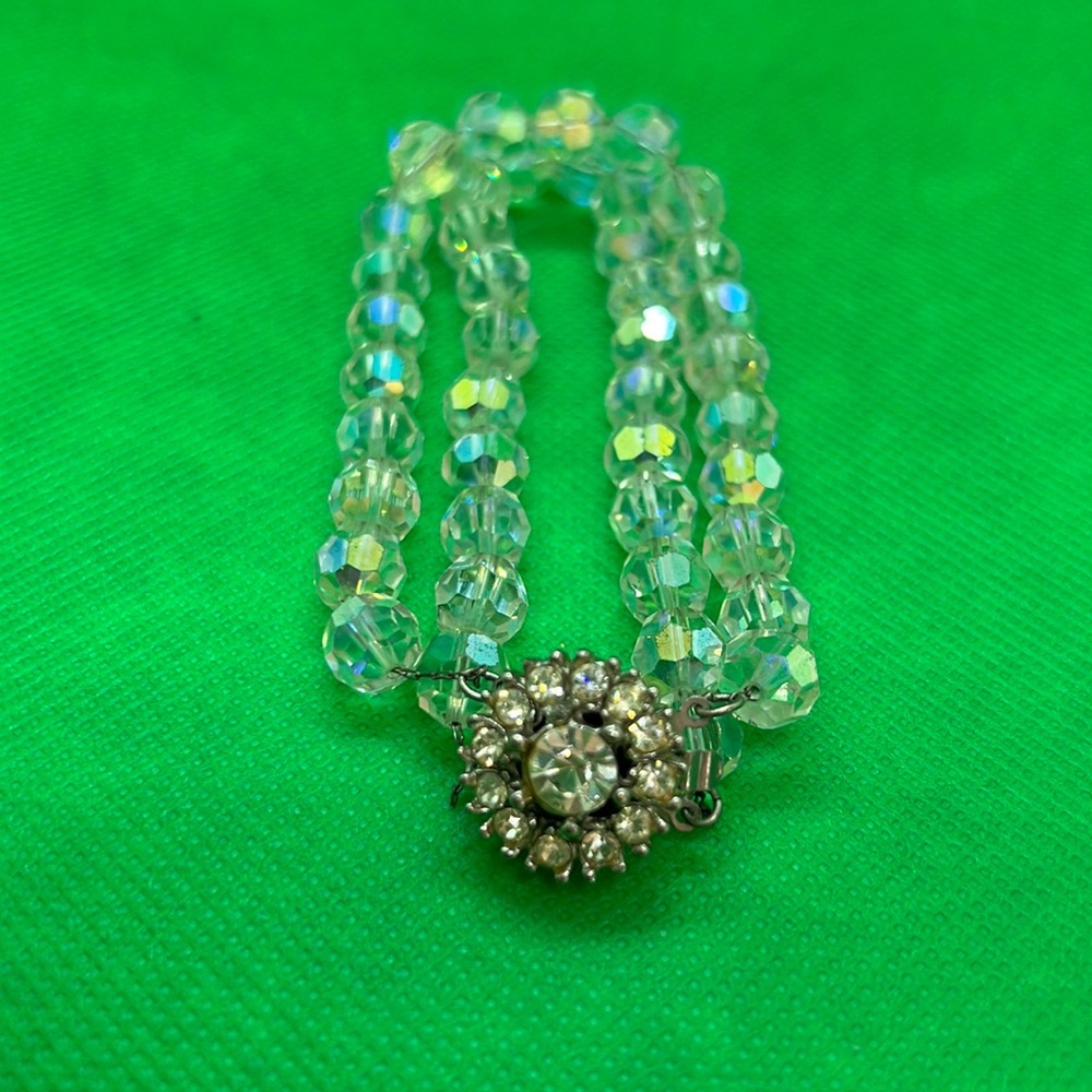 Bergere signed glass bead bracelet 7.5"
